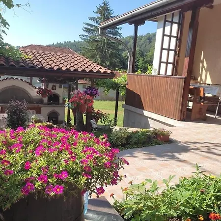 Къща Поколения 3*