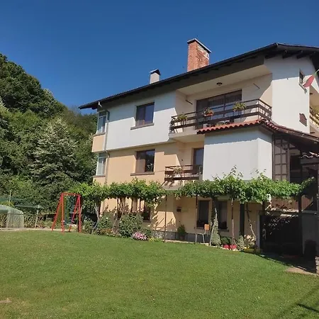 Къща Поколения Konukevi