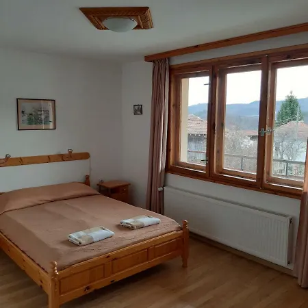 къща поколения 3* Tryavna